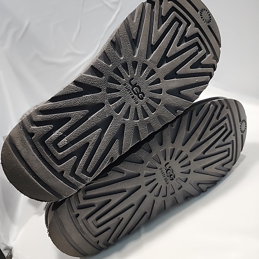 Ugg - image 7